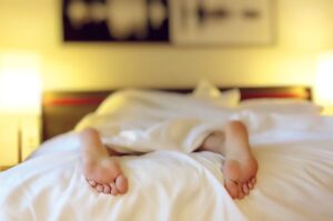 How to Master Your Sleep Schedule and Wake Earlier Without Exhaustion